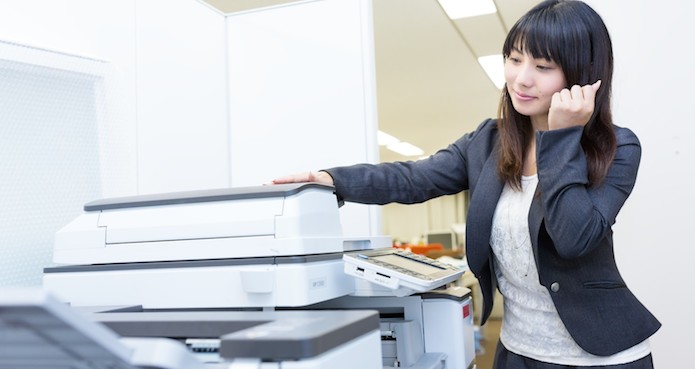 FAX営業は効果ある？手法やメリットでメリット