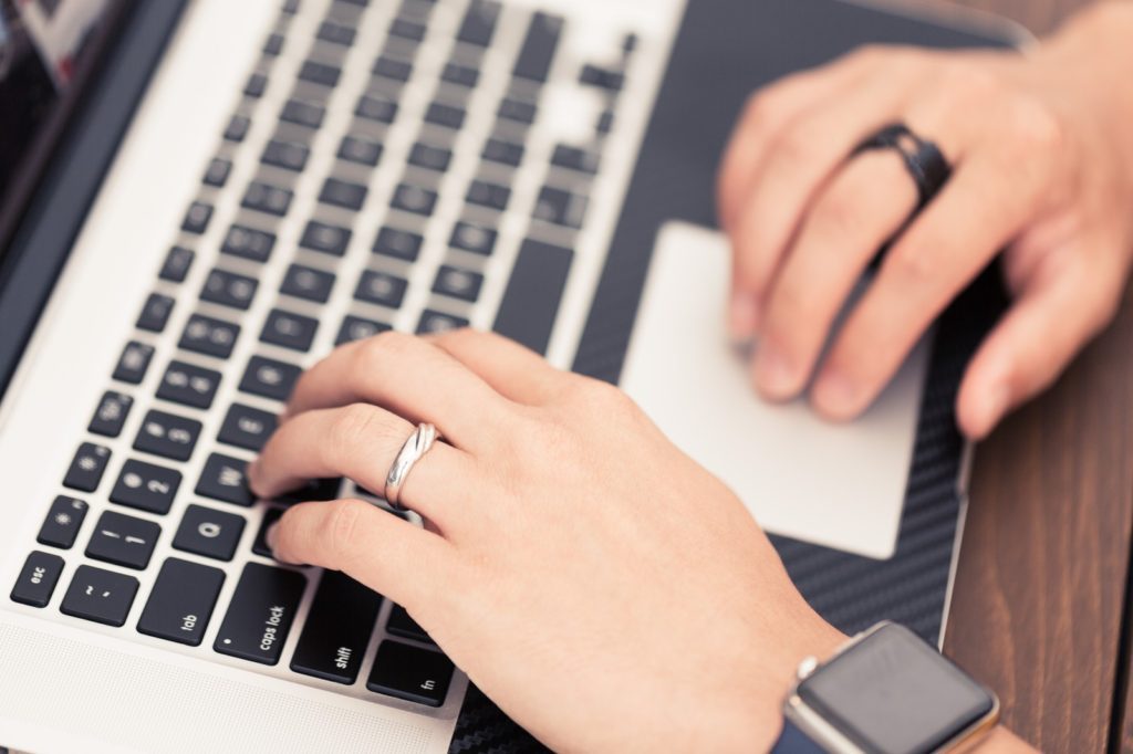 メールを使った営業方法と効率的に問い合わせを増やす方法